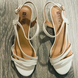 All White low heel shoe